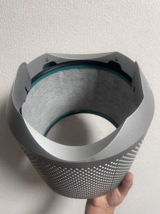 alt="ダイソン空気清浄機フィルターをフィルターカバーにつけた状態の写真"