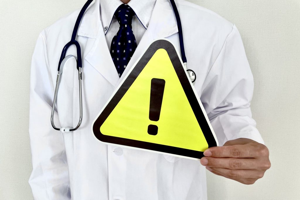 alt="喘息を悪化させる可能性がある空気清浄機等に注意喚起をする写真"